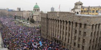 Protestat në Serbi, studentët bllokojnë institucionet e drejtësisë! Vuçiç mbledh urgjentisht…