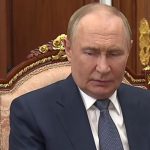 Rafti i librave të Putinit, si Kremlini po i paraqet pamjet e vjetra si të reja?