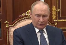 Rafti i librave të Putinit, si Kremlini po i paraqet pamjet e vjetra si të reja?