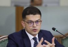 Zjarret, 14 vatra aktive/ Ministri Vengu: Pritet ardhja e helikopterëve nga Emiratet Arabe, Greqia dhe dy vende të BE