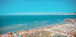 Të huajt preferojnë Durrësin/ Shtatori i mbushur me turistë, operatorët: Ulen çmimet dhe ka më shumë privatësi