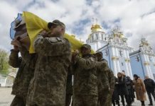 Rusia dhe Ukraina shkëmbejnë trupa të ushtarëve të vrarë në luftë