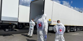 Rusia dhe Ukraina shkëmbejnë trupat e ushtarëve të vrarë, Kievi mori 1,000, Moska 19