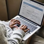 Shqiptarët po preferojnë shërbimet bankare nga shtëpia