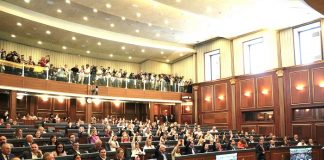 Votimi i nënkryetarit serb/ Kuvendi mblidhet për përmbylljen e konstituimit