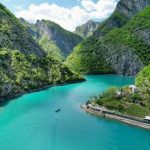 Lumi Shalës cilësohet nga mediat britanike Mirror si “Tajlanda e Europës”