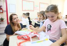 Nis shpërndarja e librave falas për 236 mijë nxënës të arsimit parauniversitar, Manastirliu: Mbështetje direkte për familjet, zgjerojmë programet digjitale në vitin e ri shkollor