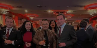 Vrau babain, djalin dhe dhëndrin nga një familje, vrasësi FOTO me Albin Kurtin