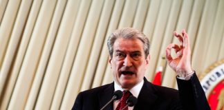 Zjarrvënësi i Demokracisë, tradhtia që dogji të djathtën