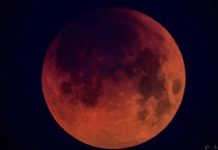 Sonte qielli ‘dhuron’ spektakël, eklipsi hënor do jetë i dukshëm edhe në Shqipëri, kur do ndodhë dhe sa do zgjasë