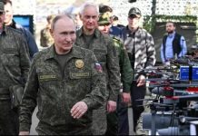 Putini i tregon ‘muskujt’ Evropës, me uniformë ushtarake në stërvitjet me Bjellorusinë! Morën pjesë 100 mijë ushtarë. Trump: Ndaloni naftën ruse