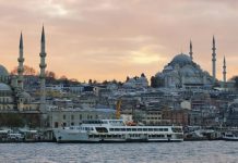 Goditet sërish opozita turke, gjykata shkarkon lidershipin e degës së Stambollit të partisë më të madhe opozitare