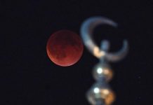 Hëna e Përgjakur shndrit në të gjithë botën, publikohen fotot mahnitëse nga shtete të ndryshme