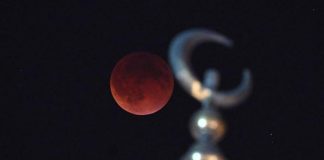 Hëna e Përgjakur shndrit në të gjithë botën, publikohen fotot mahnitëse nga shtete të ndryshme