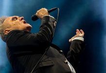 Këngëtari i njohur frikësuar, Morrissey anulon koncertet pas kërcënimit me vdekje