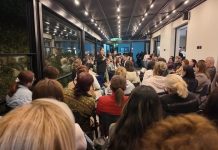 Kandidatja e PS për Tiranën takim me mësuesit, Manastirliu: Forcojmë bashkëpunimin për zhvillimin e komunitetit