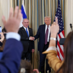 Një armëpushim në Gaza mund të jetë arritja më e madhe diplomatike e Trump, por djalli fshihet në detaje