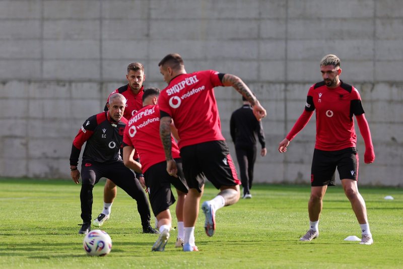 Silvinjo zgjedh lojtarët  FSHF me njoftim për listën e Kombëtares