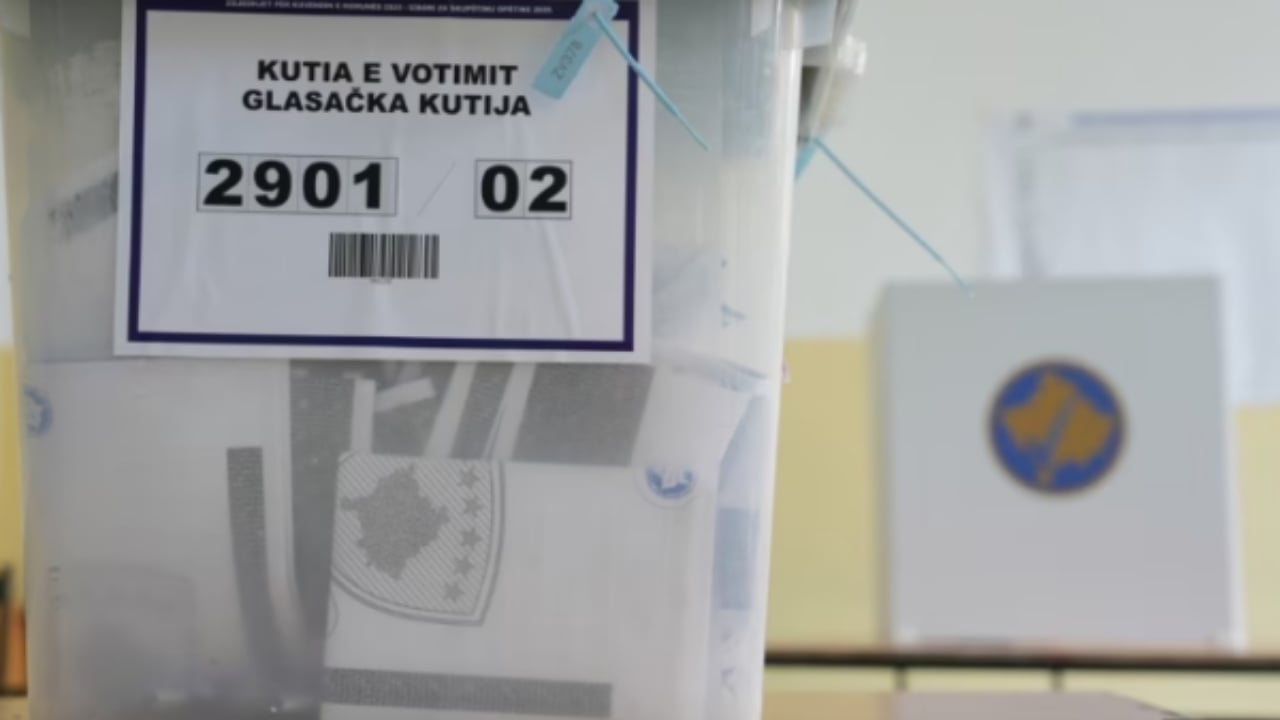 Incident në një qendër votimi në Kosovë  kërcënohet vëzhguesi