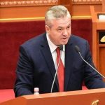 “Vila buzë detit e makina 500 mijë euro”, Murrizi zbulon pasuritë e Flamur Nokës dhe milionerët e PD: S’i plas tr*pi askujt për ju