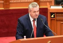 “Vila buzë detit e makina 500 mijë euro”, Murrizi zbulon pasuritë e Flamur Nokës dhe milionerët e PD: S’i plas tr*pi askujt për ju