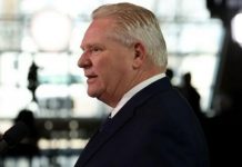 Kryeministri i Ontarios-ambasadorit amerikan: Merr në telefon dhe kërko ndjesë