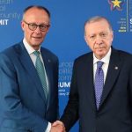 “Izraeli ka të drejtë të mbrohet” – Erdogan sulmon kancelarin gjerman: Shikon çfarë po ndodh apo jo?