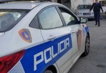 DETAJET/ Makina me pajisje të dyshuara si përgjues, 2 zyrtarët e Guardia Di Finanza dhe një tjetër mbërritën mbrëmë me traget në Durrës dhe…