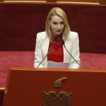 Romina Kuko: Cili ligj ju mbron që i shërbeni 15-vjeçarëve alkool dhe cigare? I them Policisë…