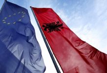 Delegacioni i BE uron shqiptarët për Ditën e Pavarësisë