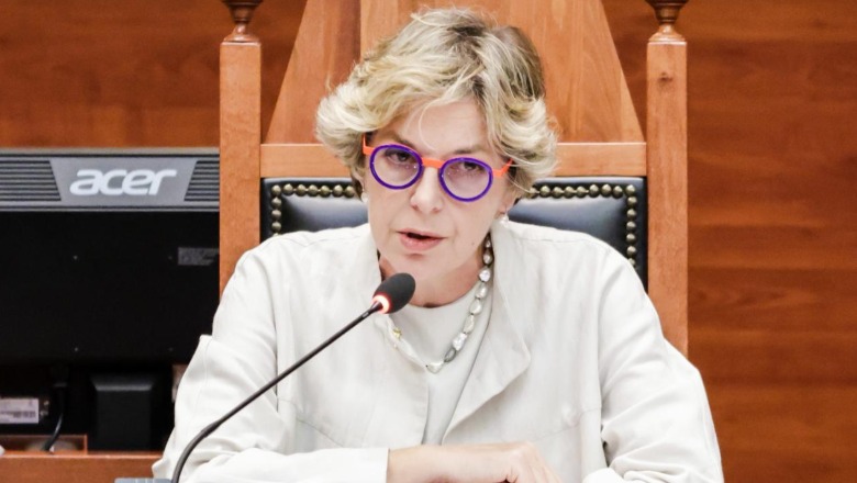 Kuvend  Mocioni për debat u rrëzua  ministrja Sala  Sapo rialokuam 200 mln lekë për barna në Spitalin Onkologjik  1 miliardë të tjera parashikohen nga buxheti i vitit 2026