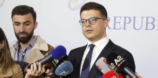 Burime: Ministri Pirro Vengu nuk ka qenë në zonën e Rinasit gjatë atentatit, por ministri i Malit të Zi