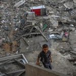 Izraeli bllokon ndihmat për Gazën