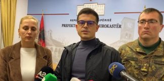 Moti i keq/ Ministri Vengu nga Gjirokastra: Rreziku ende s’ka kaluar, vijojnë kërkimet për 76-vjeçaren e zhdukur në Korçë