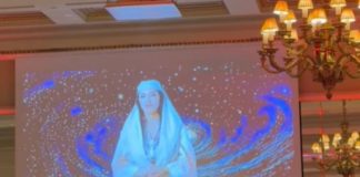 Ministrja Diella u shfaq sot në Athinë, aty ku po mbahet Festa Kombëtare e Shqipërisë