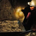 Kinë/ Gjeologët zbulojnë një nga rezervat më të mëdha të arit në botë