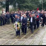 Gjirokastra nderime për 81-vjetorin e Çlirimit, homazhe dhe kurora me lule në varrezat e Dëshmorëve