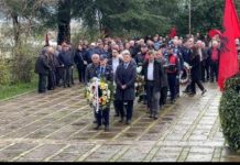 Gjirokastra nderime për 81-vjetorin e Çlirimit, homazhe dhe kurora me lule në varrezat e Dëshmorëve
