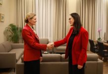 VanHorn takim me ministren Ibrahimaj, Ambasada amerikane: SHBA do të ofrojë ekspertizë për PPP-të. Të çojmë përpara vizionin e Trump për partneritete të drejta ekonomike