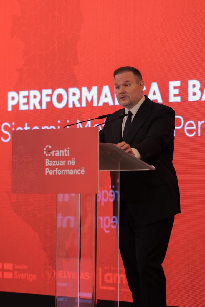 3af33074-a235-4348-b6e2-3007ce96f840