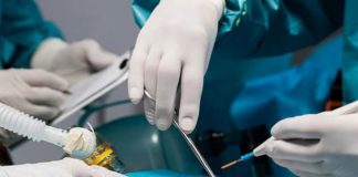 Ndodh mrekullia, mjekët e Durrësit shpëtojnë të miturin e goditur me thikë në Durrës: Operacion jashtëzakonisht i vështirë