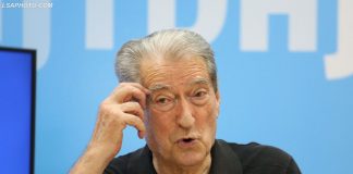 Berisha njofton bisedë live në rrjetet sociale, qytetarët e ‘masakrojnë’ me komente: Shko në SPAK dhe përballu