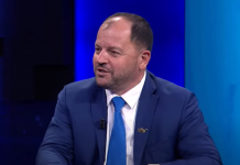 Humbja e thellë në Berat, Lefter Maliqi kërkon dorëheqjen e Enno Bozdos: Të ndjekë shembullin e Bujarit dhe të hapë rrugën