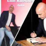 Video virale: Ish-kreu i Federatës Spanjolle sulmohet me vezë dhe domate gjatë prezantimit të librit të tij