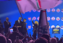 VIDEO/ “Kush nuk kërcen është komunist”, Meloni bashkohet me korin e qytetarëve