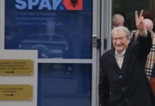 Berisha kërkon t’i hiqet masa ‘detyrim paraqitje’, i drejtohet sërish Kushtetueses