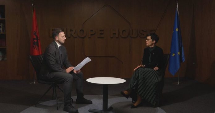 -800-0-acdde73a26571a4afacb03ae93a3d9cc (1)