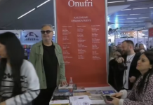 “Unë jam mysliman”, interes i lartë i qytetarëve për librin e Ben Blushit, shiten 500 kopje për 30 minuta