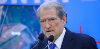 Reagon Sali Berisha 30 minuta para protestës: Tani nuk ndalemi