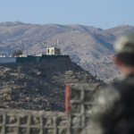 Afganistani dhe Pakistani këmbejnë zjarr në kufi, teksa nisi bisedimet për paqe